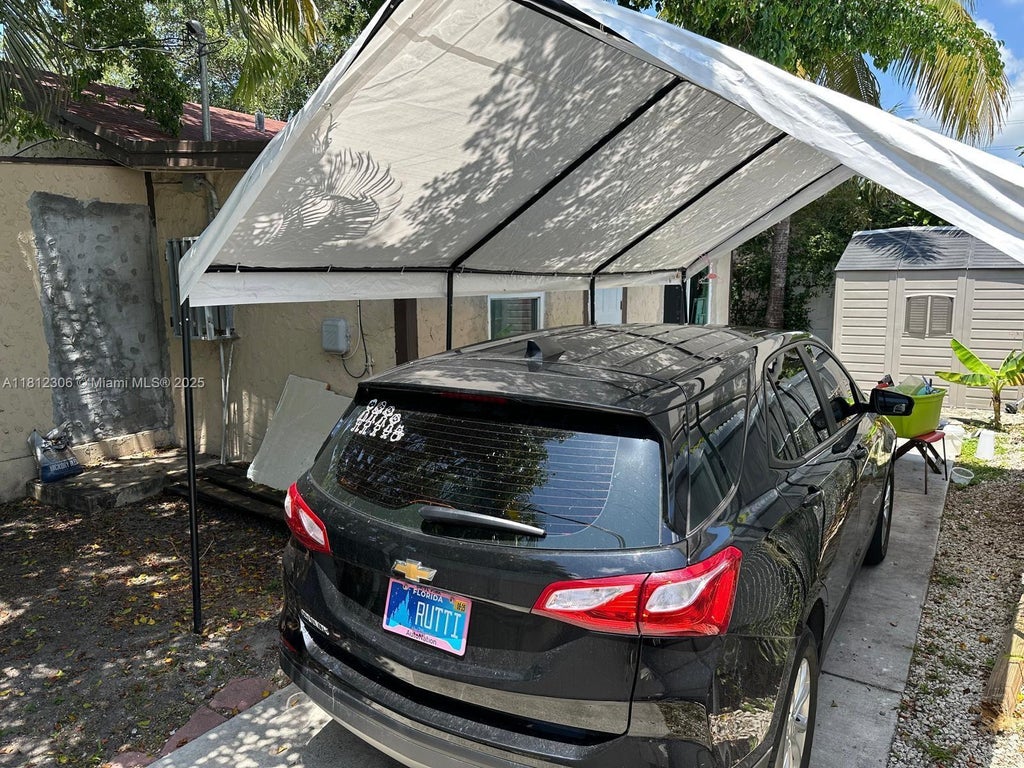 544 Nw 96th St, Miami