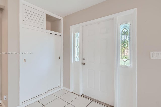 5 of 28 - 6221 Nw 17th St, Sunrise, FL