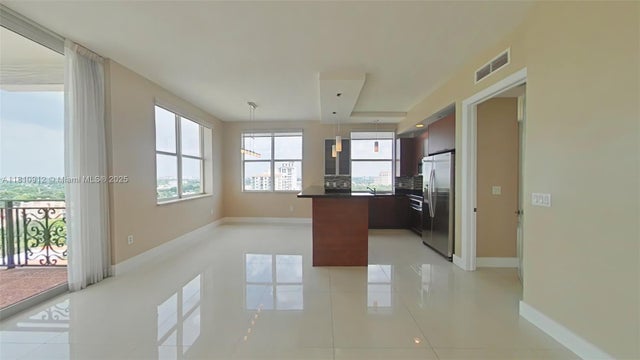 5 of 43 - 1607 Ponce De Leon Blvd 12e, Coral Gables, FL