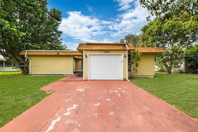 7019 Nw 63rd St, Tamarac