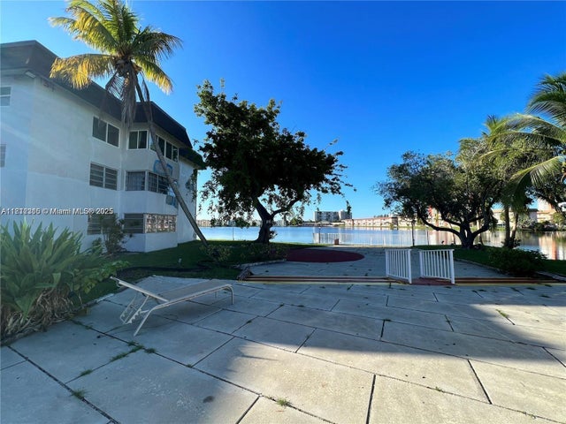 1 of 23 - 1530 Ne 191st St 205, Miami, FL