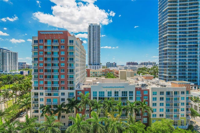 2 of 39 - 2000 N Bayshore Dr 621, Miami, FL