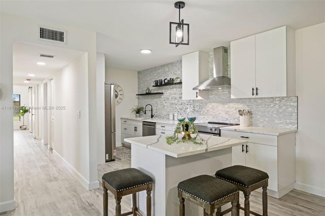 5 of 25 - 825 Sky Pine Way H1, Green Acres, FL