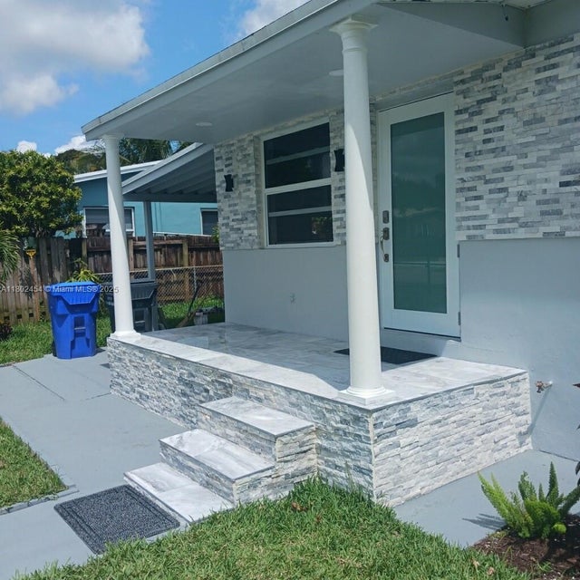 2 of 12 - 6421 Allen St, Hollywood, FL