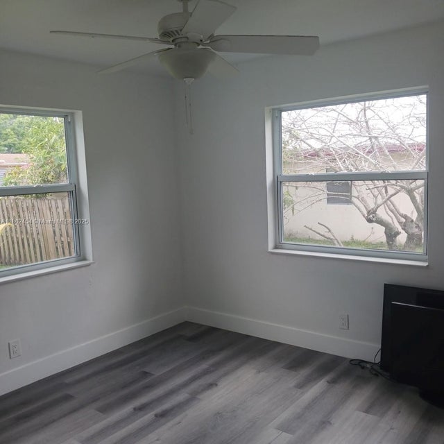 5 of 12 - 6421 Allen St, Hollywood, FL