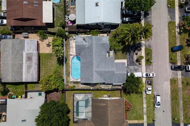 4 of 28 - 8521 Nw 53rd St, Lauderhill, FL
