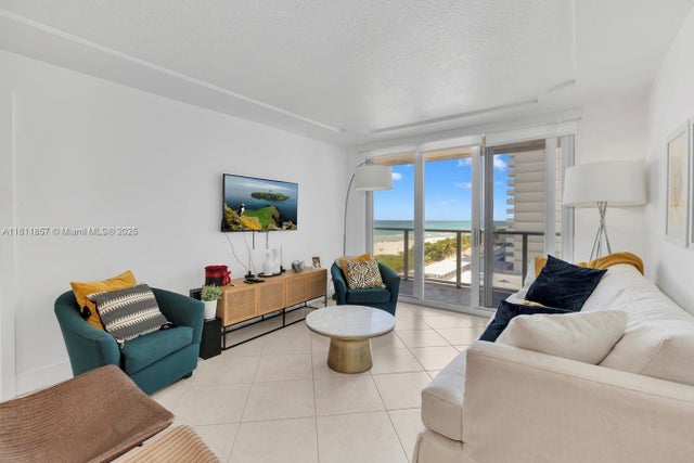 4 of 36 - 5701 Collins Ave 712, Miami Beach, FL