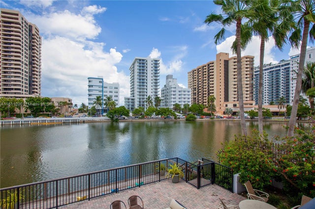 2 of 14 - 2455 Flamingo Dr 201, Miami Beach, FL