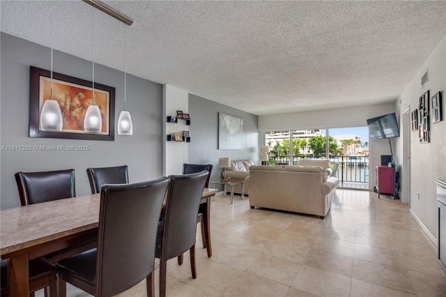 3 of 14 - 2455 Flamingo Dr 201, Miami Beach, FL