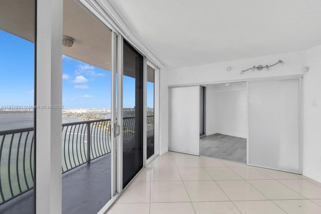 3 of 25 - 1750 N Bayshore Dr 4801, Miami, FL