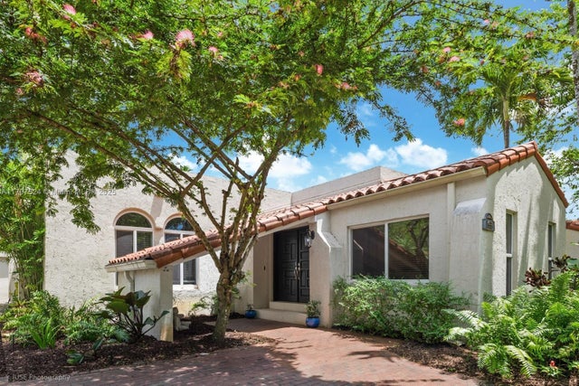 2 of 24 - 1433 Santa Cruz Ave, Coral Gables, FL