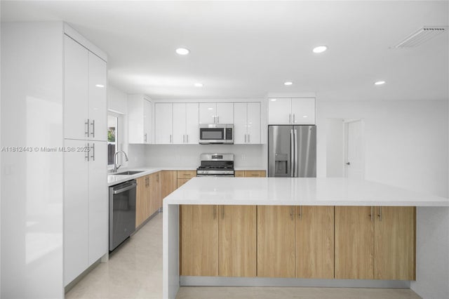 5 of 23 - 3830 Nw 113th Ter, Sunrise, FL