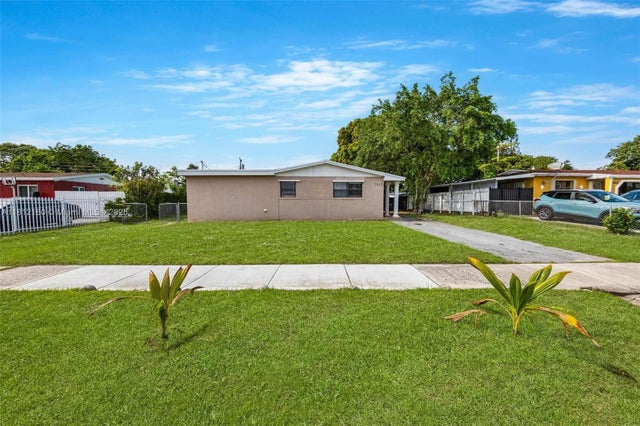 1 of 43 - 3515 Nw 205th St, Miami Gardens, FL