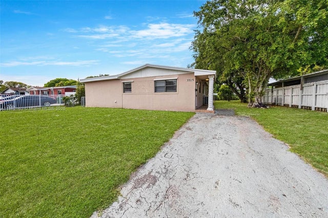 3 of 43 - 3515 Nw 205th St, Miami Gardens, FL