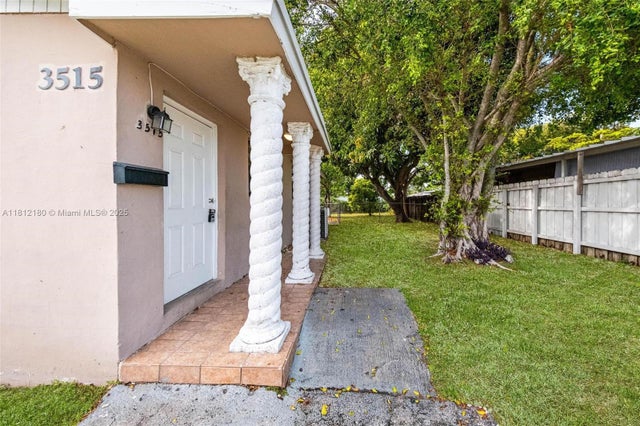 4 of 43 - 3515 Nw 205th St, Miami Gardens, FL