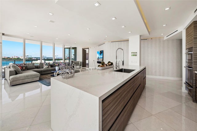 3 of 78 - 450 Alton Rd 1007, Miami Beach, FL