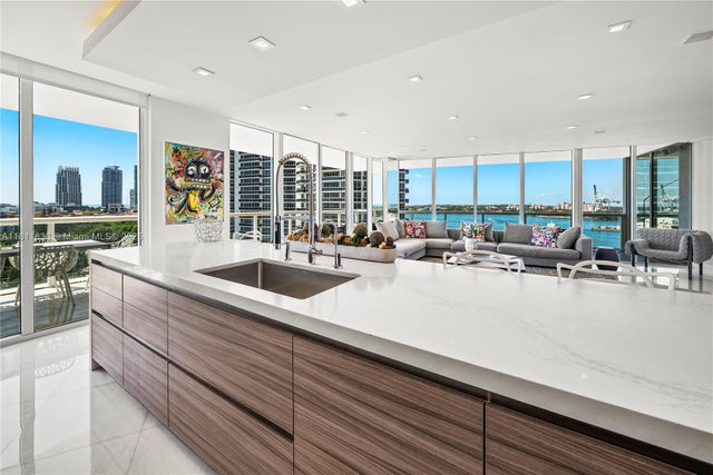 5 of 78 - 450 Alton Rd 1007, Miami Beach, FL