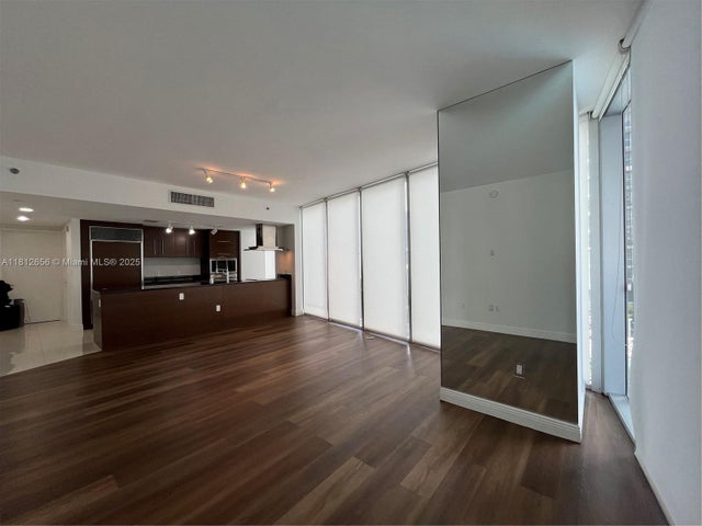 5 of 22 - 495 Brickell Ave 1710, Miami, FL