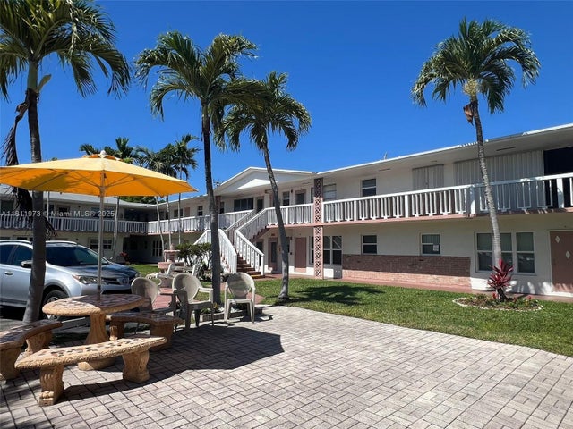 1 of 22 - 1300 N 12th Ct 8a, Hollywood, FL