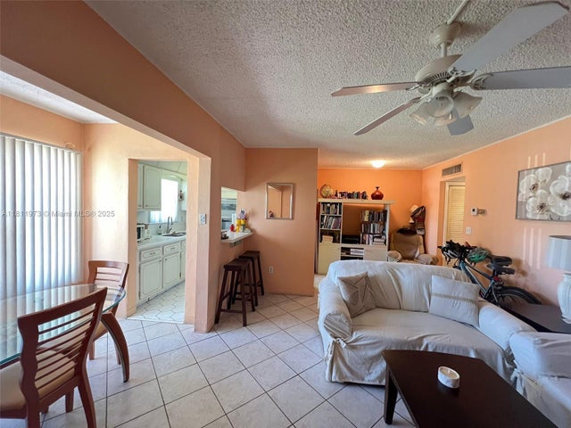 3 of 22 - 1300 N 12th Ct 8a, Hollywood, FL