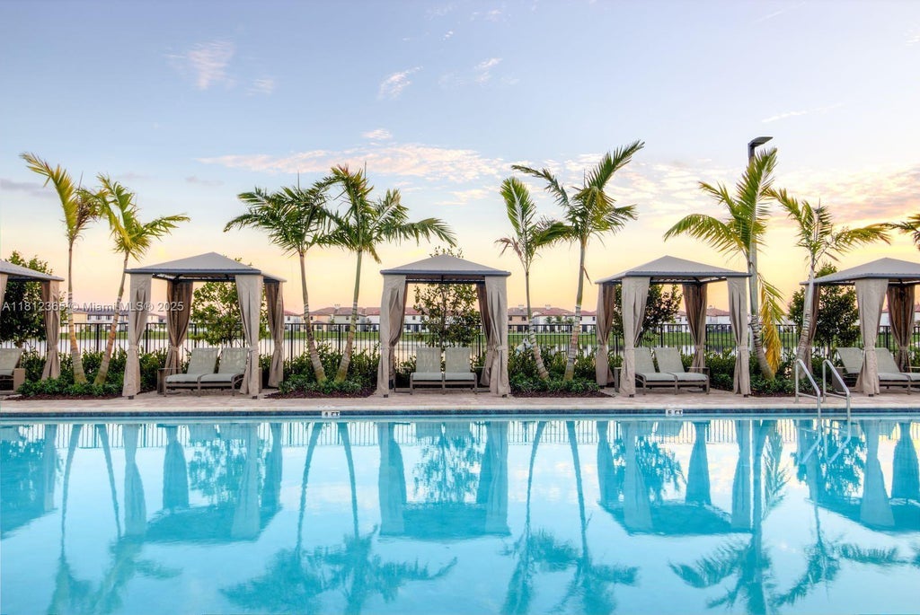 3434 W 105th St, Hialeah