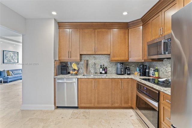 2 of 43 - 151 Crandon Blvd 206, Key Biscayne, FL