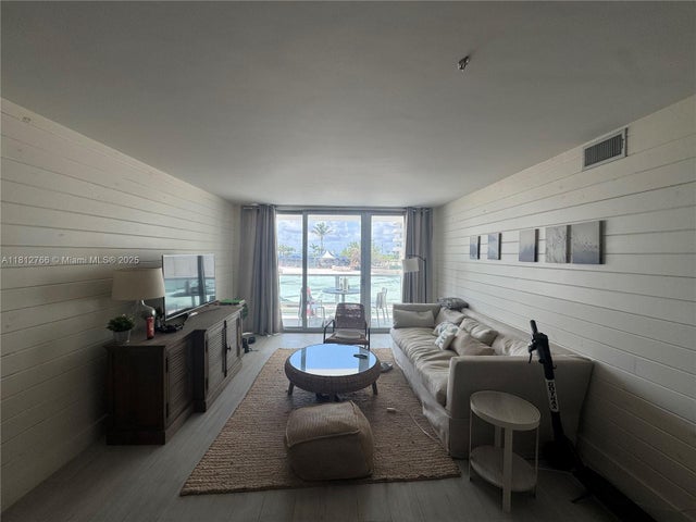 5 of 23 - 5161 Collins Ave 315, Miami Beach, FL
