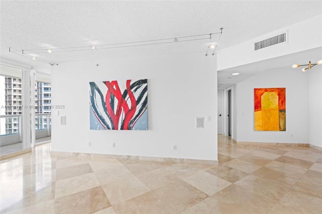 2 of 26 - 21055 Yacht Club Dr 2104, Aventura, FL