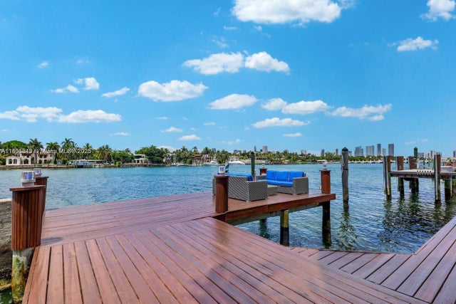 2 of 32 - 56 S Hibiscus Dr, Miami Beach, FL