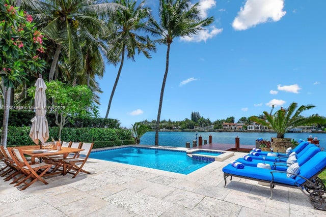 5 of 32 - 56 S Hibiscus Dr, Miami Beach, FL