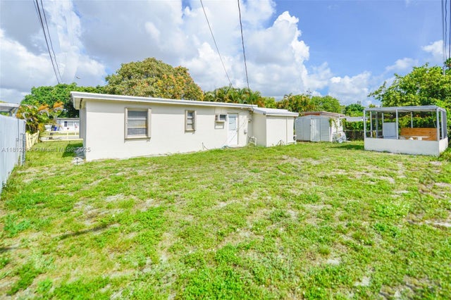 4 of 33 - 421 S 61st Ter, Hollywood, FL