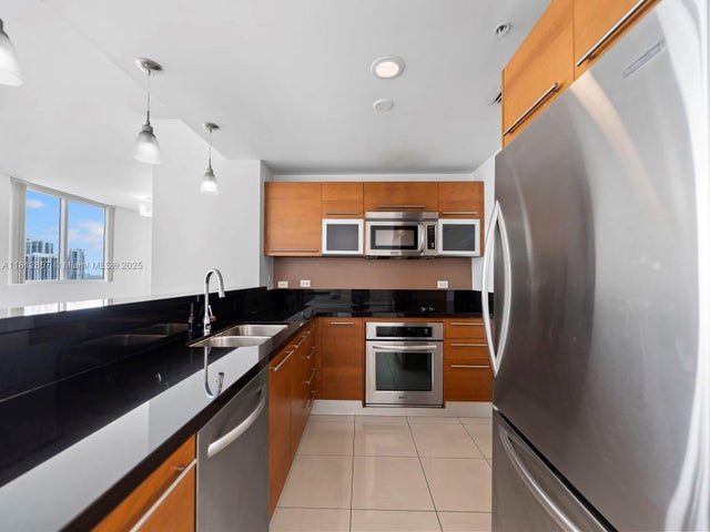 4 of 74 - 253 Ne 2nd St 3108, Miami, FL