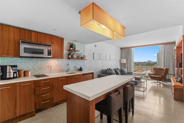 3 of 23 - 6801 Collins Ave 717 Door 703, Miami Beach, FL