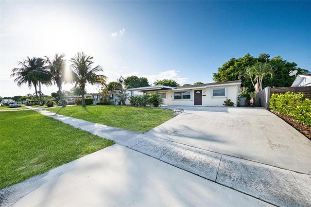 4 of 40 - 3589 Island Rd, Palm Beach Gardens, FL