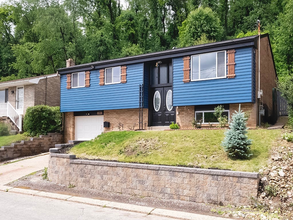79 Lilmont Drive, Swissvale