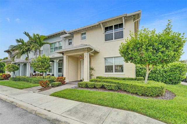 1 of 46 - 4810 Eucalyptus Dr 1, Hollywood, FL