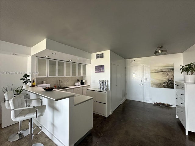 3 of 38 - 1000 West Ave 932, Miami Beach, FL