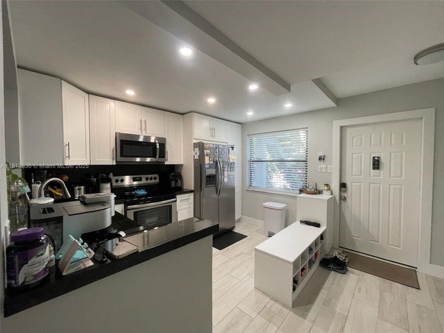 4 of 26 - 1290 S Military Trl 411, Deerfield Beach, FL