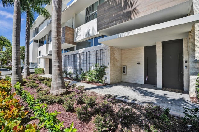 4 of 62 - 3750 Yacht Club Dr Th1, Aventura, FL