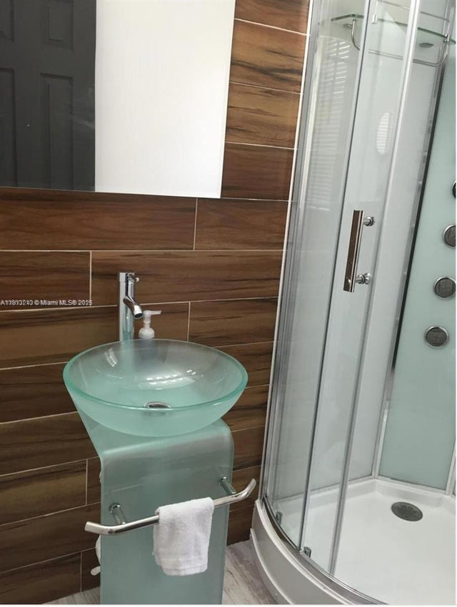 3 of 8 - 759 85th St, Miami Beach, FL