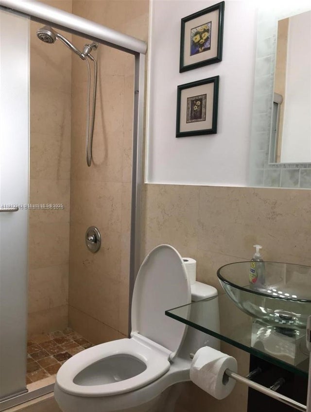 4 of 8 - 759 85th St, Miami Beach, FL