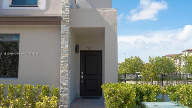 2 of 31 - 561 Ne 208th Ter, Miami, FL