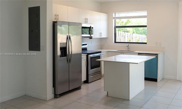 3 of 31 - 561 Ne 208th Ter, Miami, FL