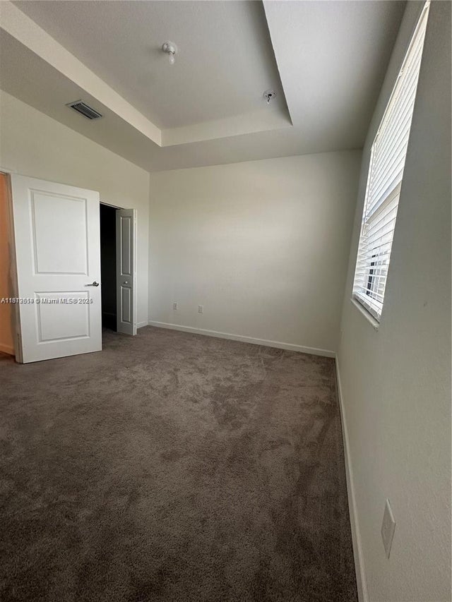 4 of 31 - 561 Ne 208th Ter, Miami, FL