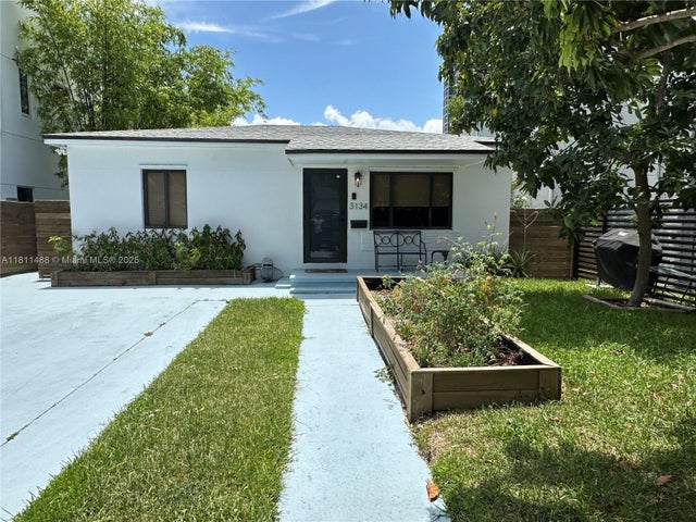 1 of 30 - 3134 Carter St, Miami, FL
