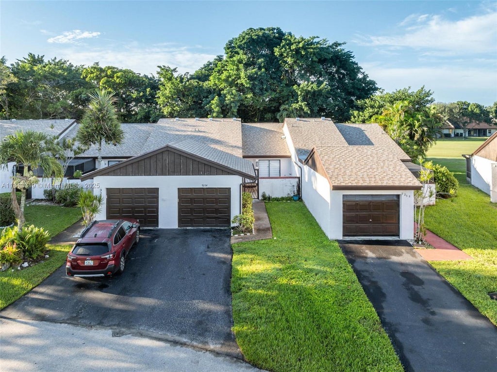 9234 Wedgewood Ln D7, Tamarac