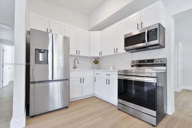 4 of 28 - 40 Nw 121st St, North Miami, FL