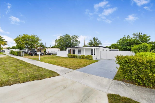 4 of 26 - 2545 Nw 159th Ter, Miami Gardens, FL