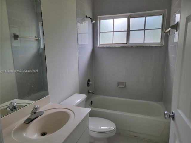 5 of 18 - 14730 Sw 142nd St, Miami, FL