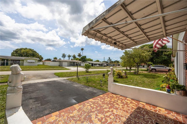 3 of 42 - 1706 N 45th Ave, Hollywood, FL